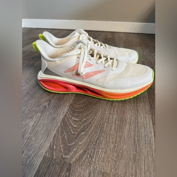 5/$25 Avia Stylish White and Pink Women's Sneakers - Picture 1 of 8